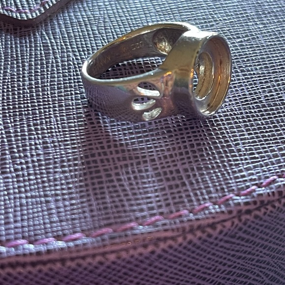 Kameleon jewelry box with five rings size 6 and 40 jewel pops as shown. - Picture 8 of 16